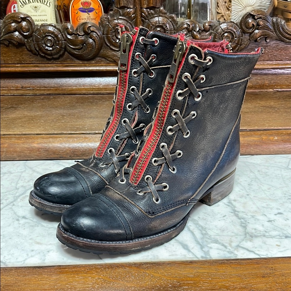 Freebird Stylish Black Leather Lace-Up zipper boots